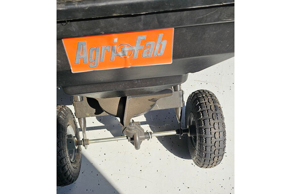 Second Hand Agrifab Tow Spreader