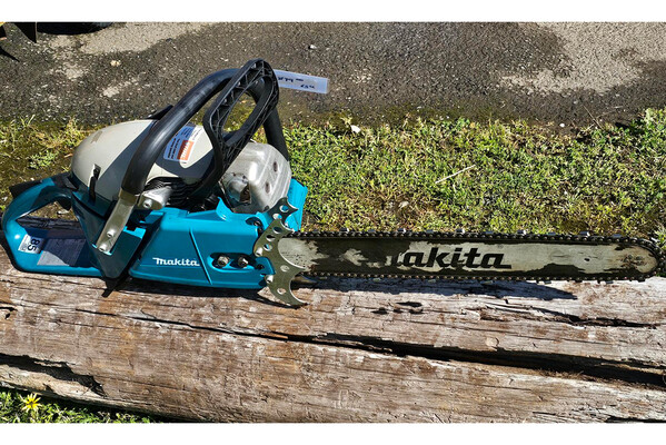 Second Hand Makita DCS6401 Petrol Chainsaw