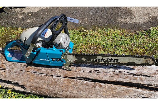 Second Hand Makita DCS6401 Petrol Chainsaw